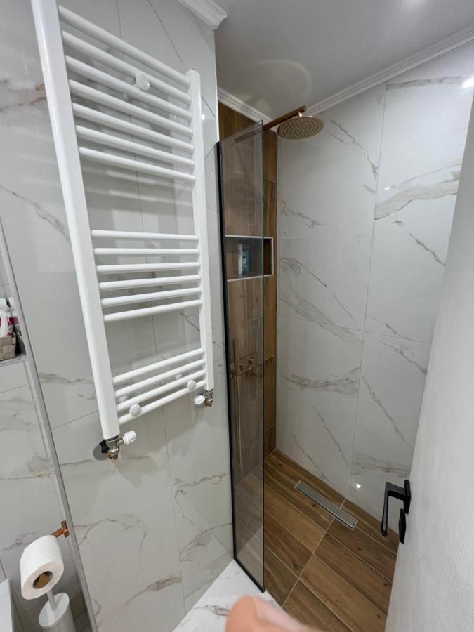 Modern 1-Bedroom Apartment In The City Center Thessaloníki Luaran gambar